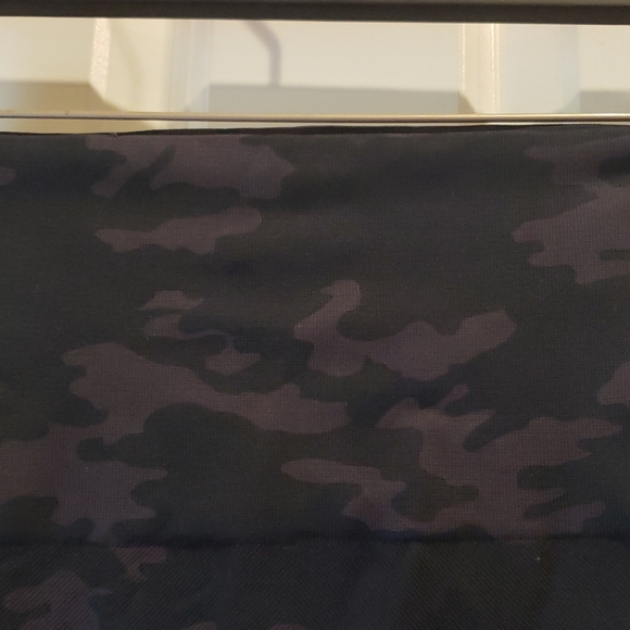 SPANX Black Camo Look at Me Now Seamless Legging M - Picture 6 of 11